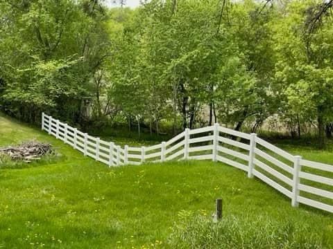 vinyl fencing